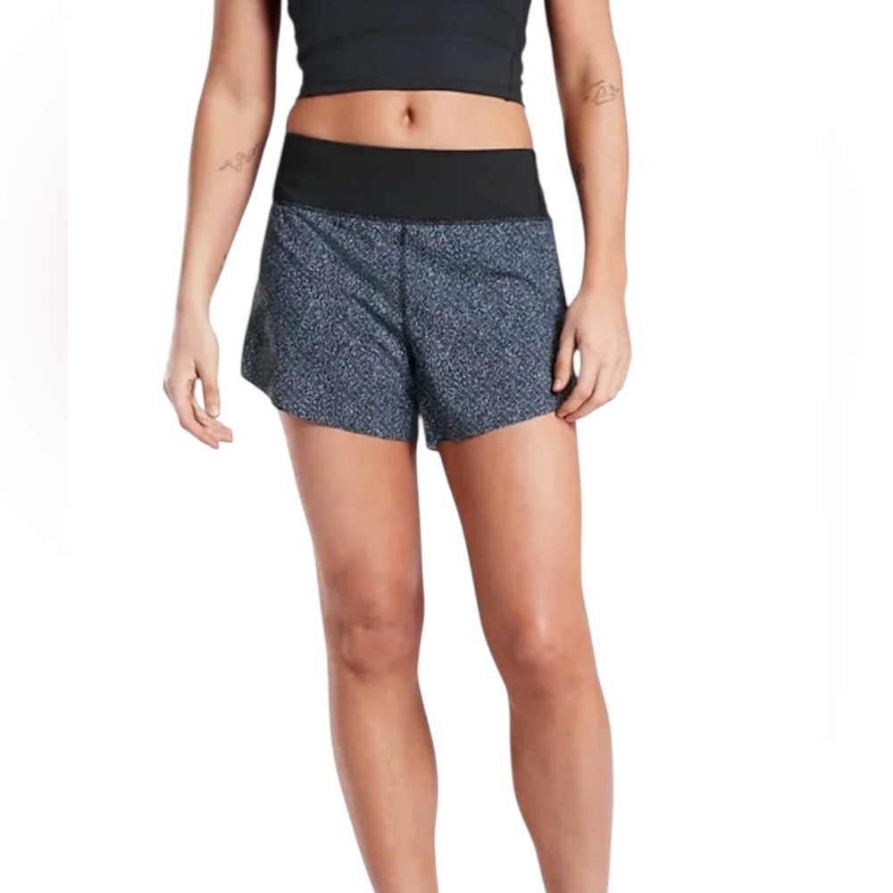 Athleta Run With it 3’5 in Black and Patterned White Athletic Shorts Size Large